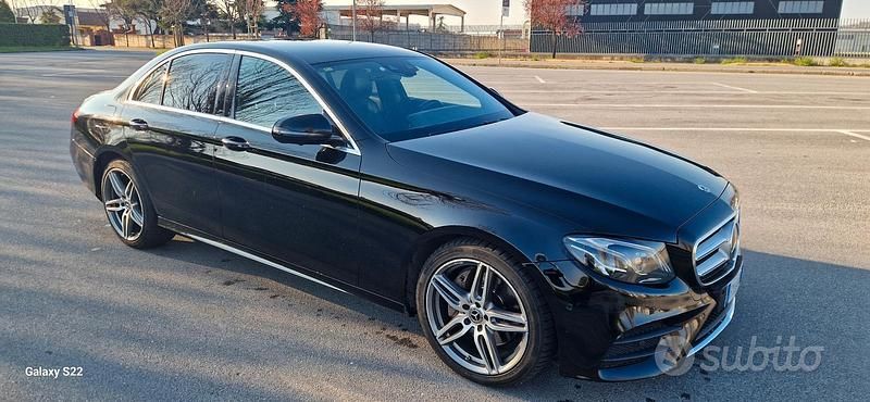 Usata Mercedes E220 AMG line 194 CV (142 kW) 2019 Nero Berlina