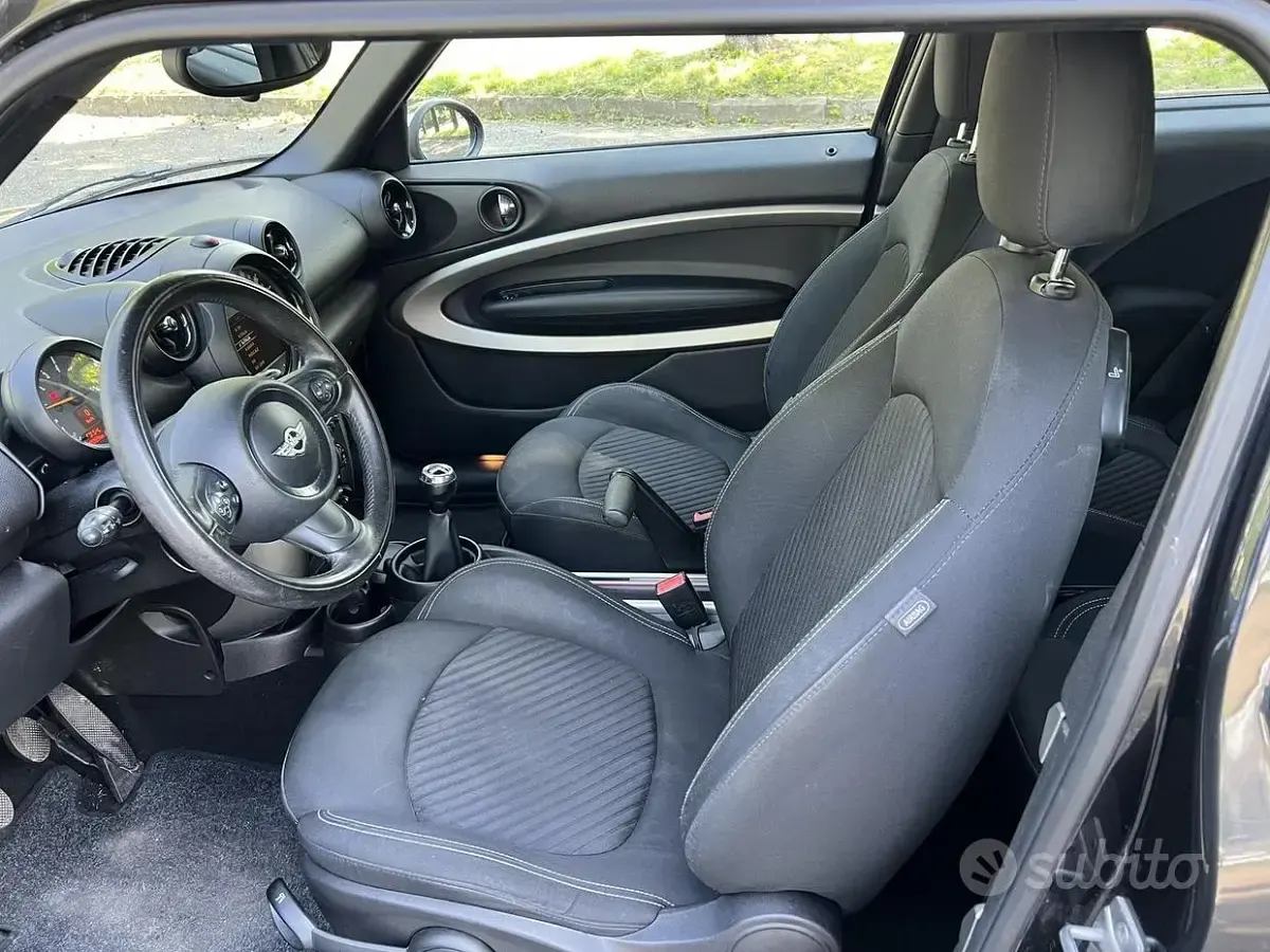 Usata Mini Cooper D 111 CV (81 kW) 2015 Nero Utilitaria