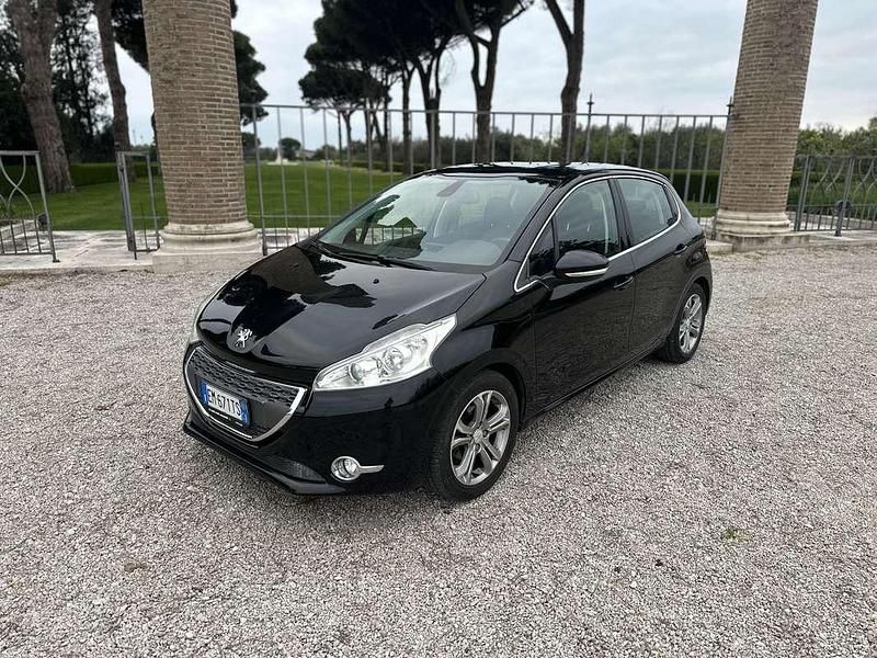 Usata Peugeot 208 Allure 82 CV (60 kW) 2012 Utilitaria
