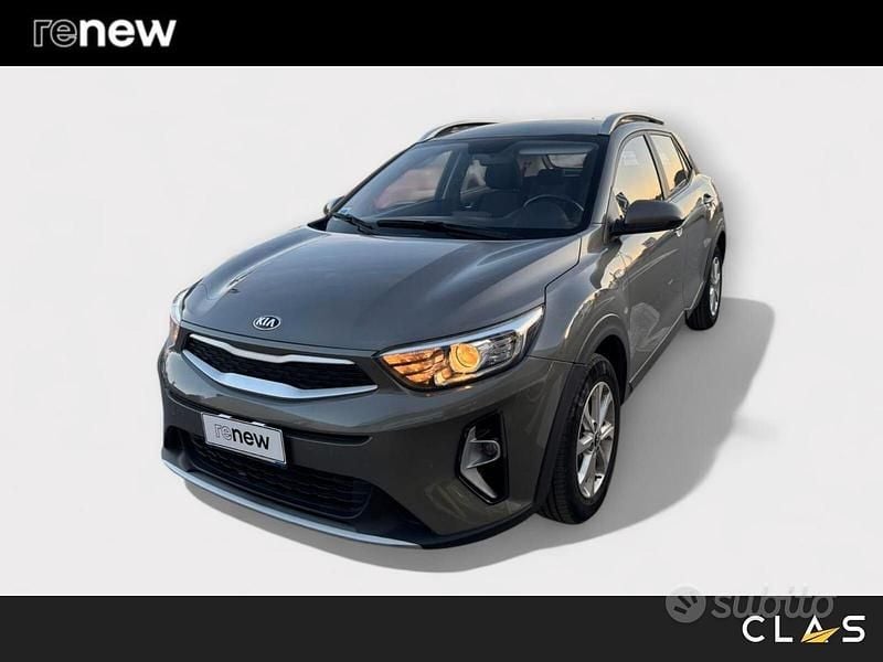 Verde Usata 2021 Kia Stonic Urban SUV | 12.800 € (Buon prezzo) - Immagine 1/4