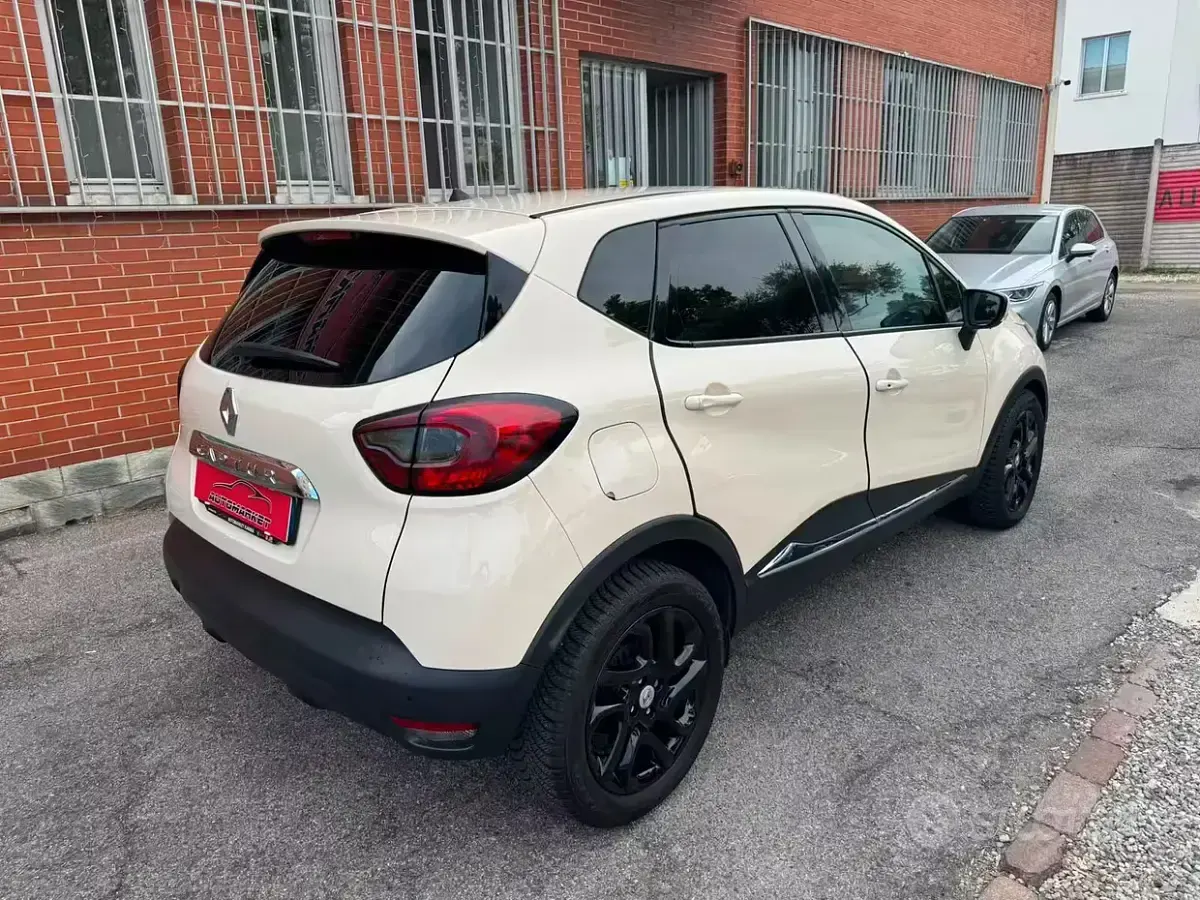 Usata Renault Captur 90 CV (66 kW) 2015 Beige SUV