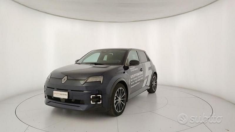 Usata Renault 5 E-Tech Komfort 110 kW (150 CV) 2024 Blu Berlina