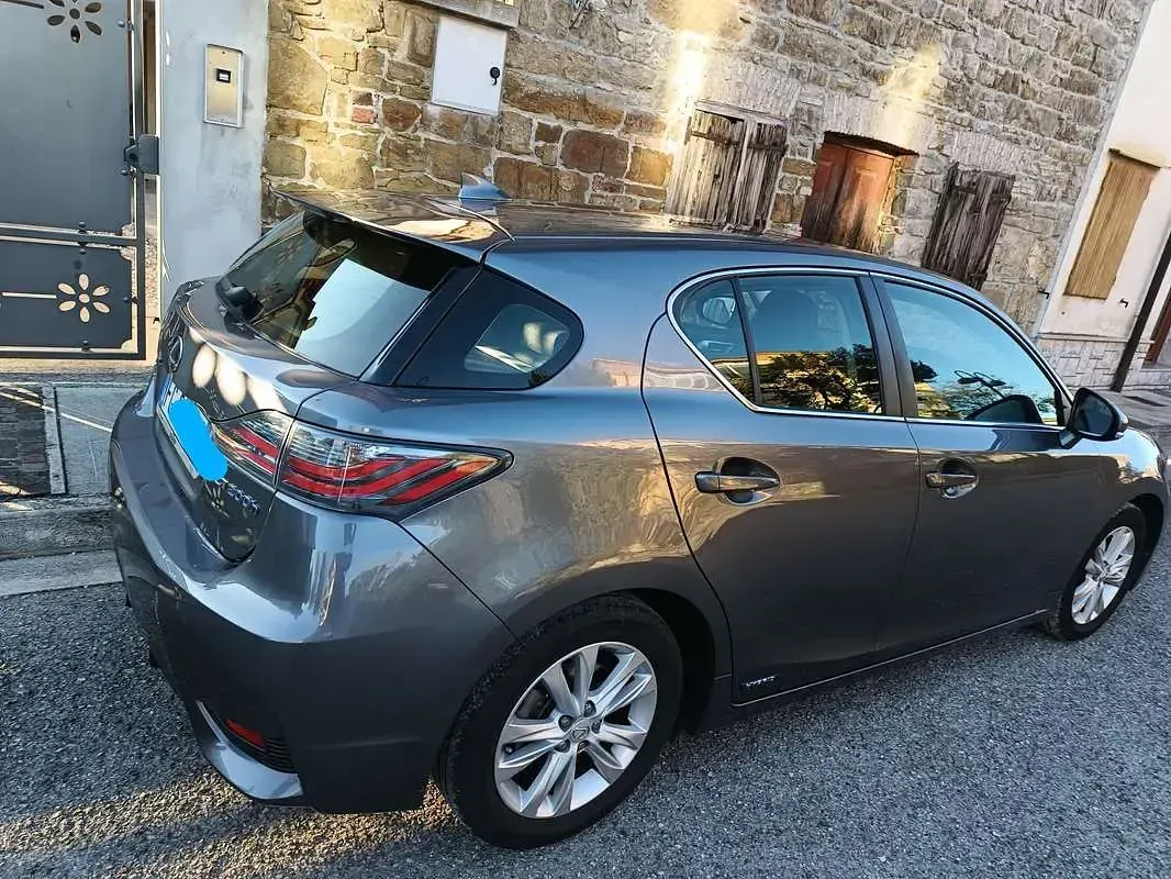 Usata Lexus CT200h Executive Line 99 CV (72 kW) 2016 Argento Berlina