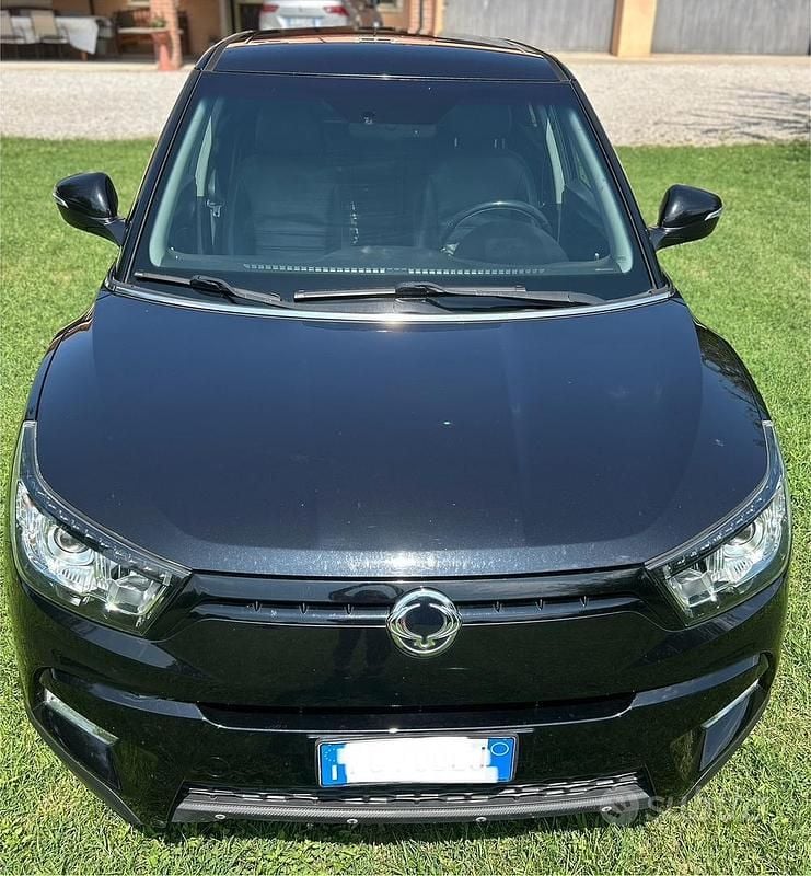 Usata Ssangyong (KGM) Tivoli 116 CV (85 kW) 2016 Nero SUV