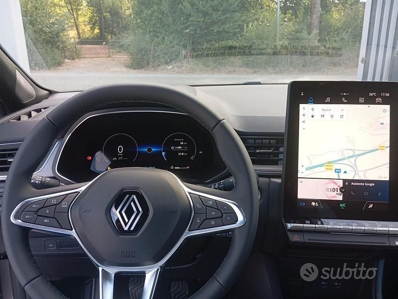 Nuova Renault Captur Techno 101 CV (74 kW) 2025 Grigio SUV