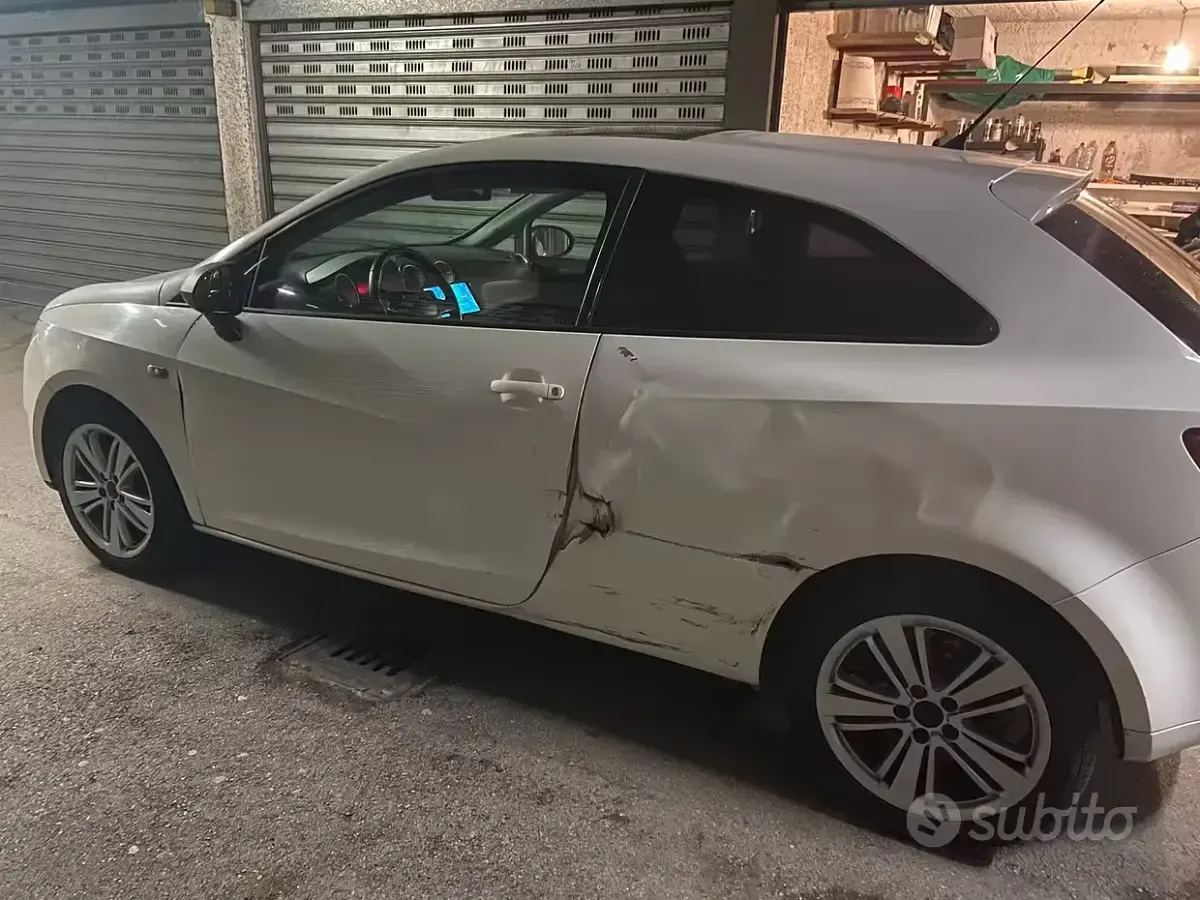Usata Seat Ibiza 80 CV (58 kW) 2009 Bianco Coupé