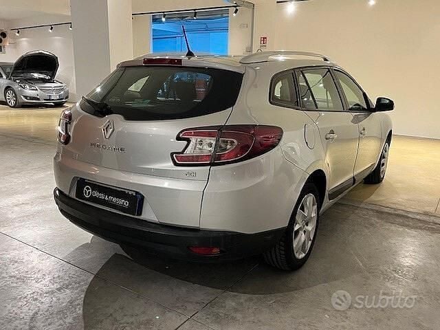 Usata Renault Mégane GrandTour 90 CV (66 kW) 2012 Grigio Station wagon