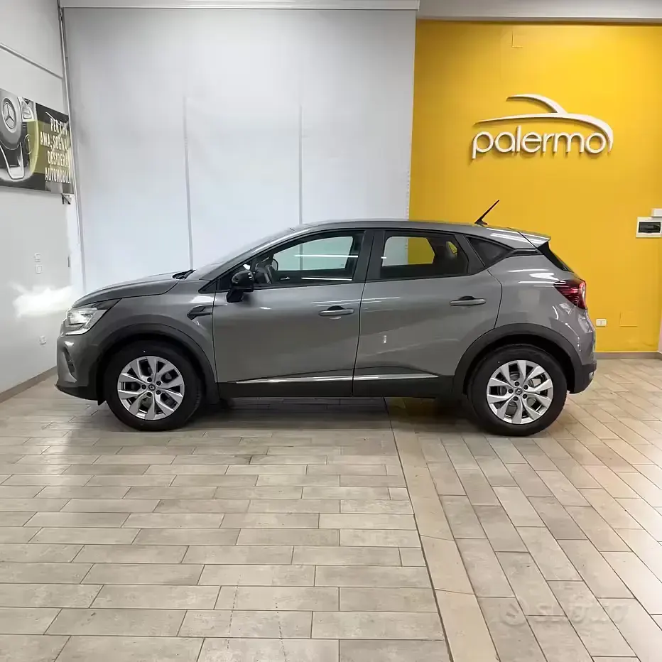 Usata Renault Captur Business 116 CV (85 kW) 2021 Grigio SUV