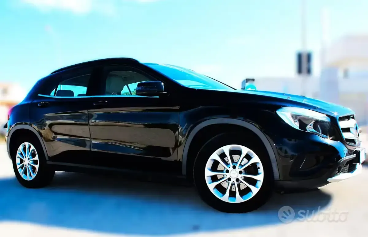 Usata Mercedes GLA200 136 CV (100 kW) 2016 Nero SUV