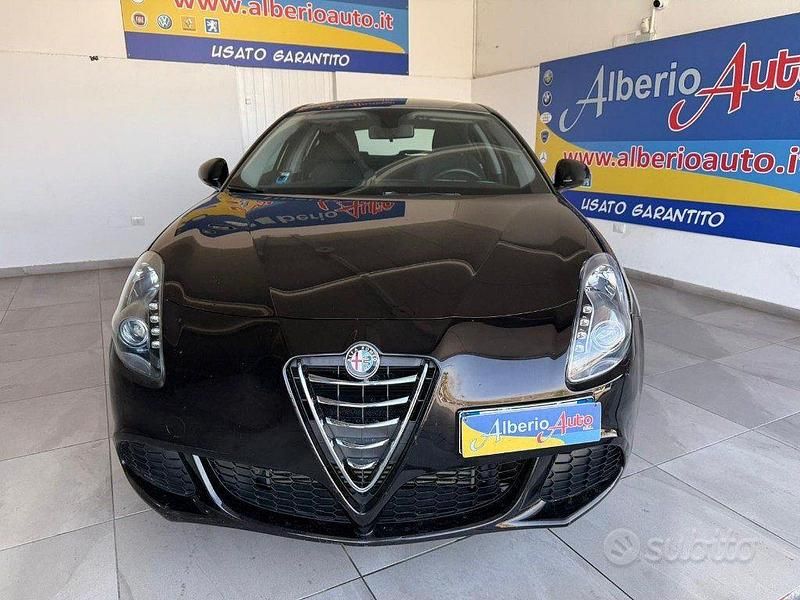 Usata Alfa Romeo Giulietta Exclusive 120 CV (88 kW) 2015 Nero Utilitaria