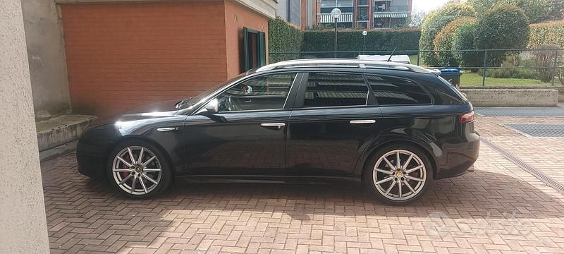 Usata Alfa Romeo 159 Ti 200 CV (147 kW) 2009 Nero Station wagon