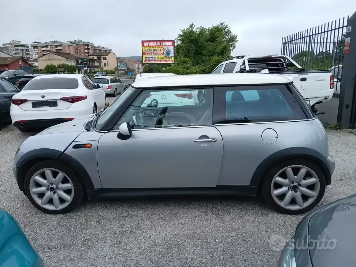 Begagnad Mini ONE 116 HK (85 kW) 2002 Grå Halvkombi