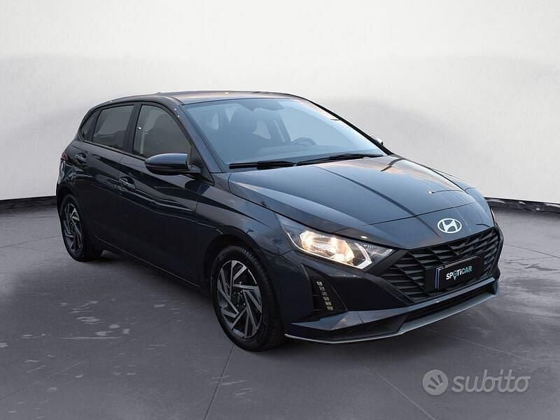 Usata Hyundai i20 84 CV (61 kW) 2024 Grigio Monovolume