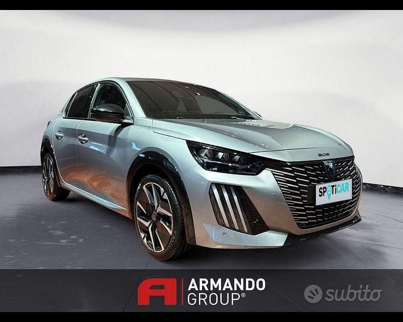 Usata Peugeot 208 GT 101 CV (74 kW) 2024 Grigio Utilitaria