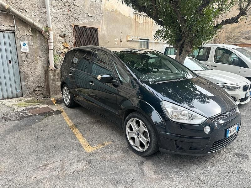 Usata Ford S-MAX 140 CV (102 kW) 2009 Monovolume