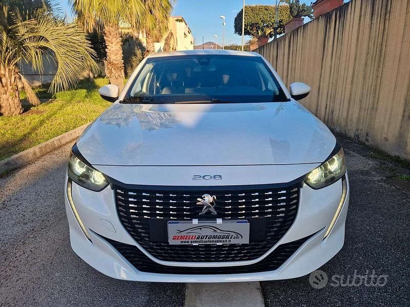 Usata Peugeot 208 Allure 102 CV (75 kW) 2021 Bianco Utilitaria
