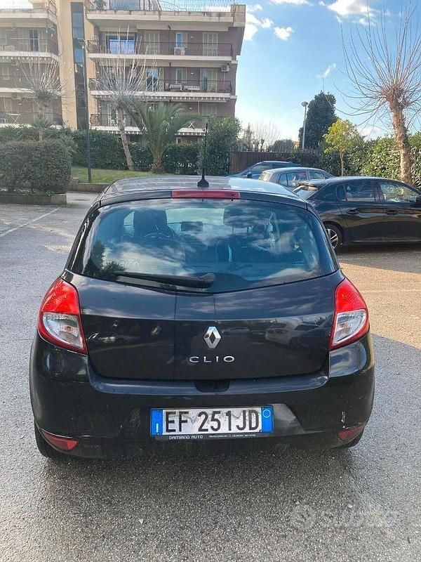 Usata Renault Clio II 2010 Nero Berlina