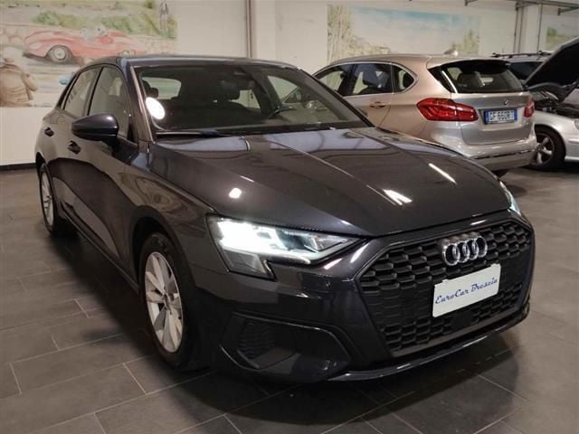Usata Audi A3 Ambiente 150 CV (110 kW) 2021 Grigio Berlina