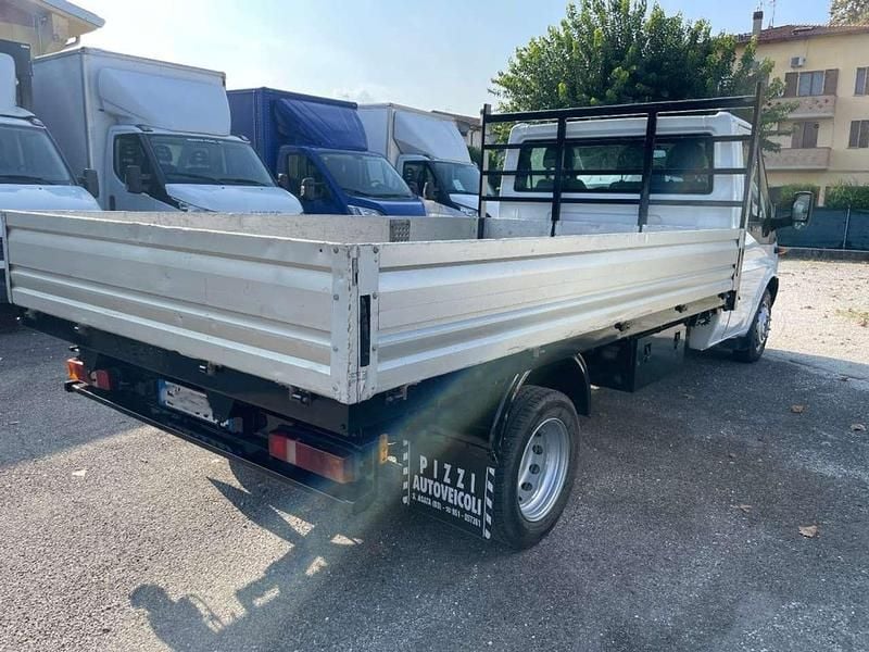 Usata Ford Transit 101 CV (74 kW) 2012 Grigio Cabrio