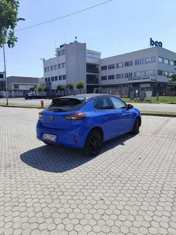 Usata Opel Corsa Design & Tech 101 CV (74 kW) 2023 Bluazzurro Utilitaria