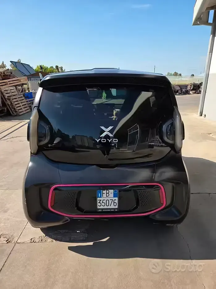 Usata XEV Yoyo 7 kW (10 CV) 2022 Nero Utilitaria