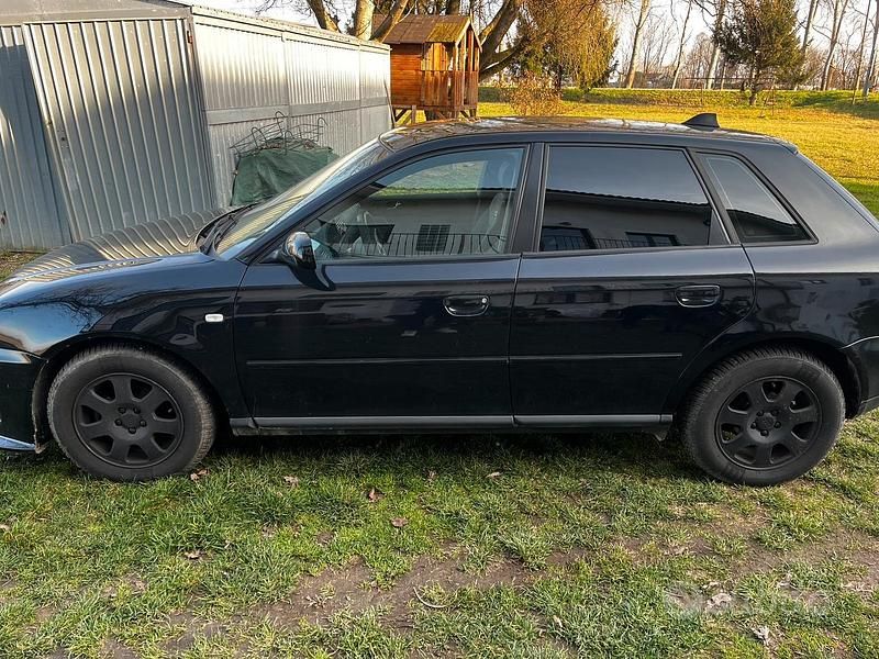 Usata Audi A3 102 CV (75 kW) 2001 Nero Utilitaria
