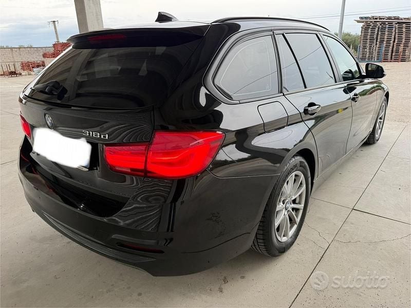 Usata BMW 318 150 CV (110 kW) 2018 Nero Station wagon
