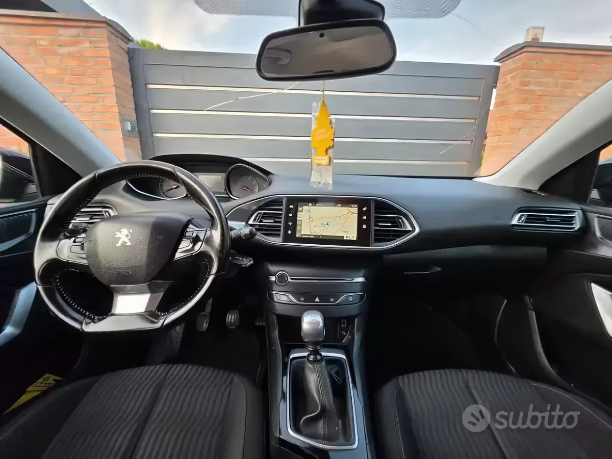 Usata Peugeot 308 GT-line 131 CV (96 kW) 2017 Grigio Station wagon