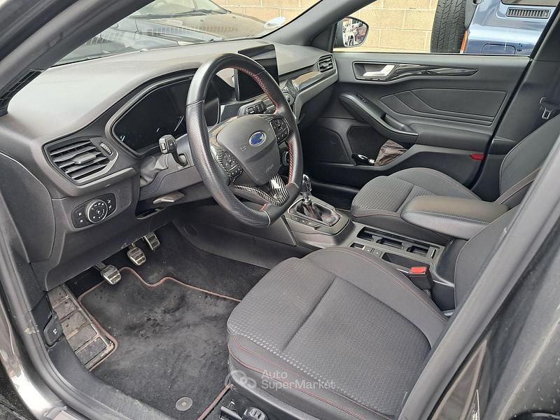 Usata Ford Focus ST-Line 120 CV (88 kW) 2021 Gray Berlina