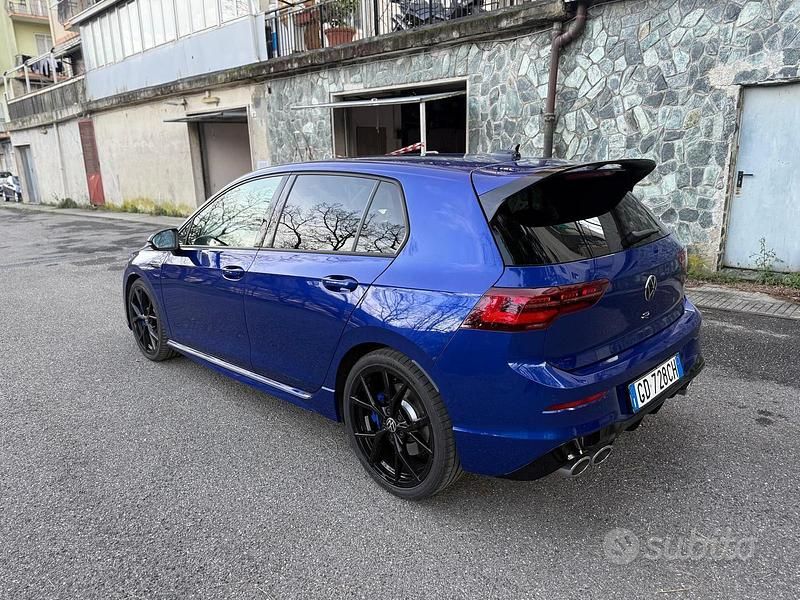 Usata VW Golf VIII R 320 CV (235 kW) 2021 Blu