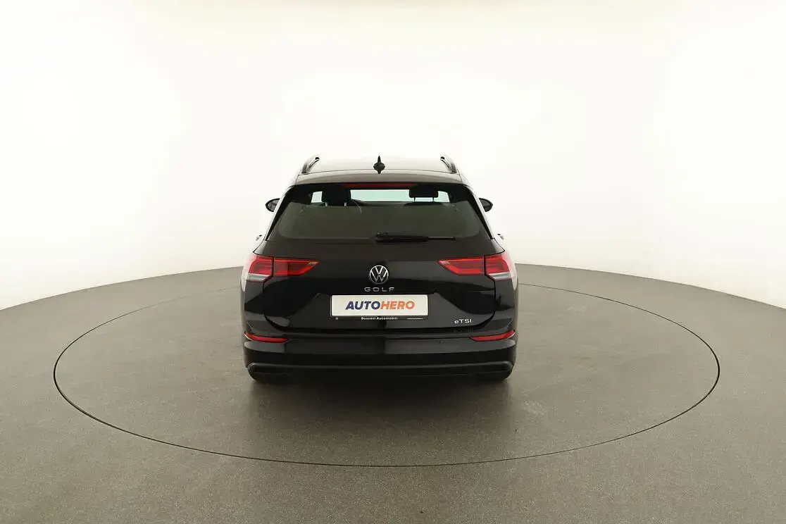 Usata VW Golf VIII Life 131 CV (96 kW) 2021 Nero Station wagon