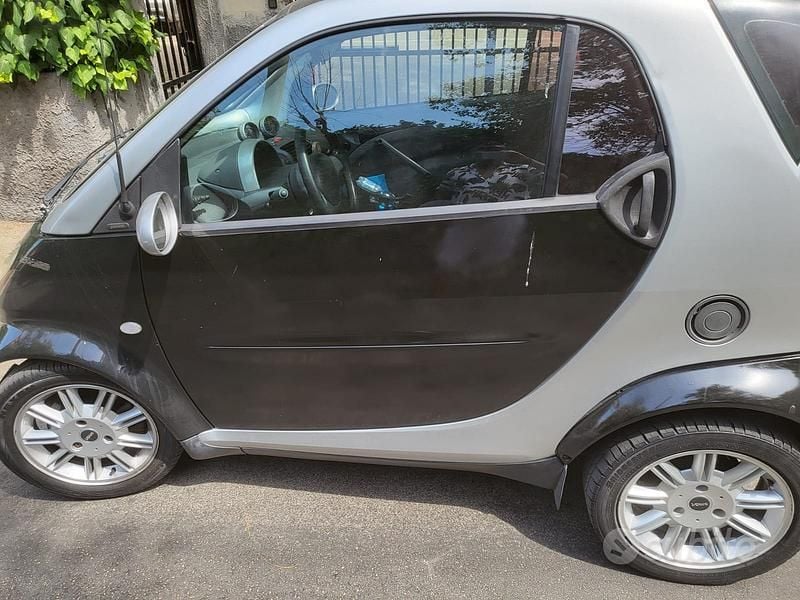 Nero Usata 2002 Smart ForTwo Coupé Coupé | 2000 € (Buon prezzo) - Immagine 1/4