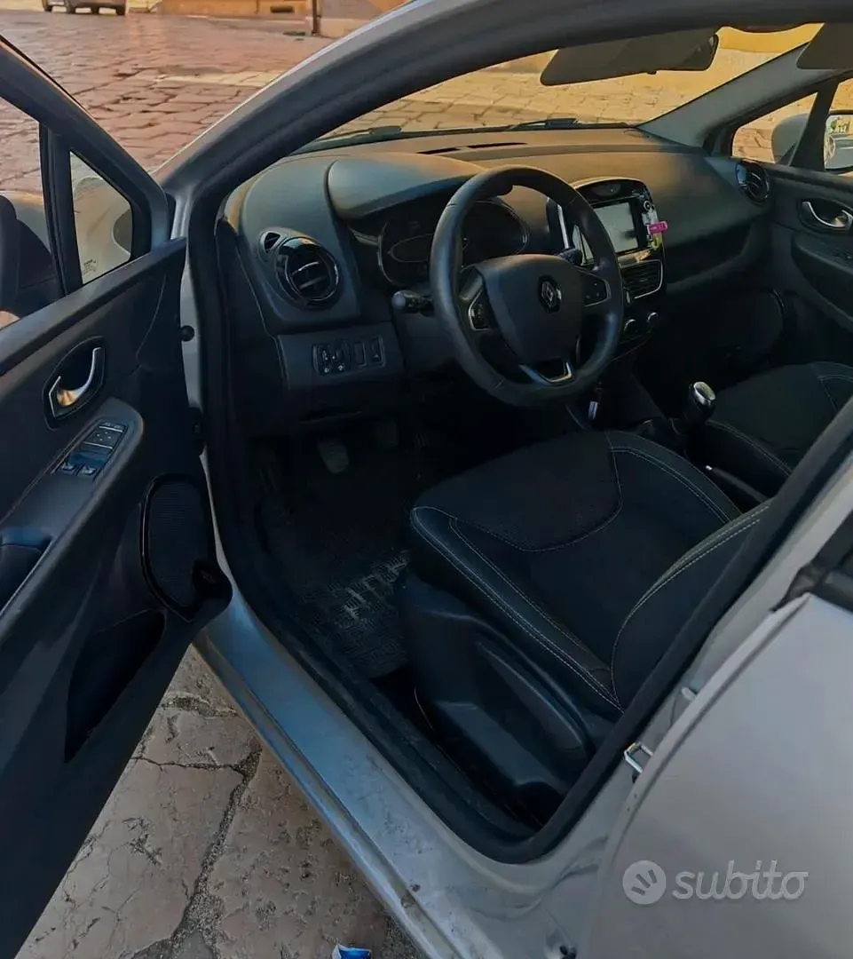 Usata Renault Clio 90 CV (66 kW) 2019 Grigio Utilitaria