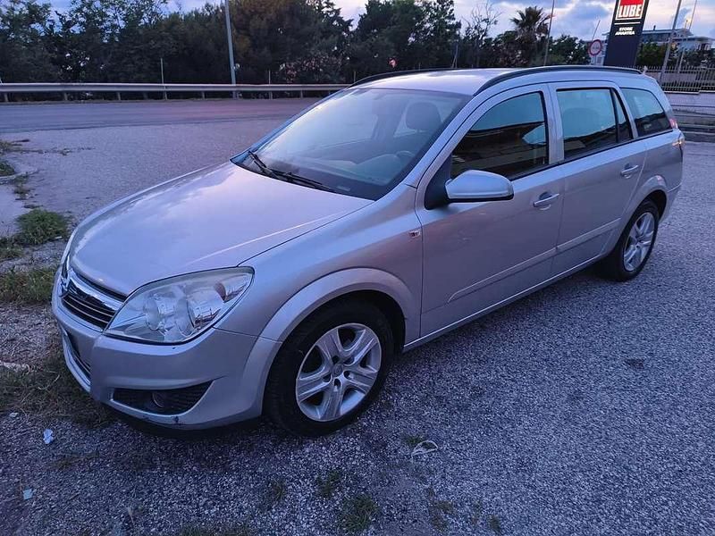 Usata Opel Astra Cosmo 110 CV (80 kW) 2009 Station wagon