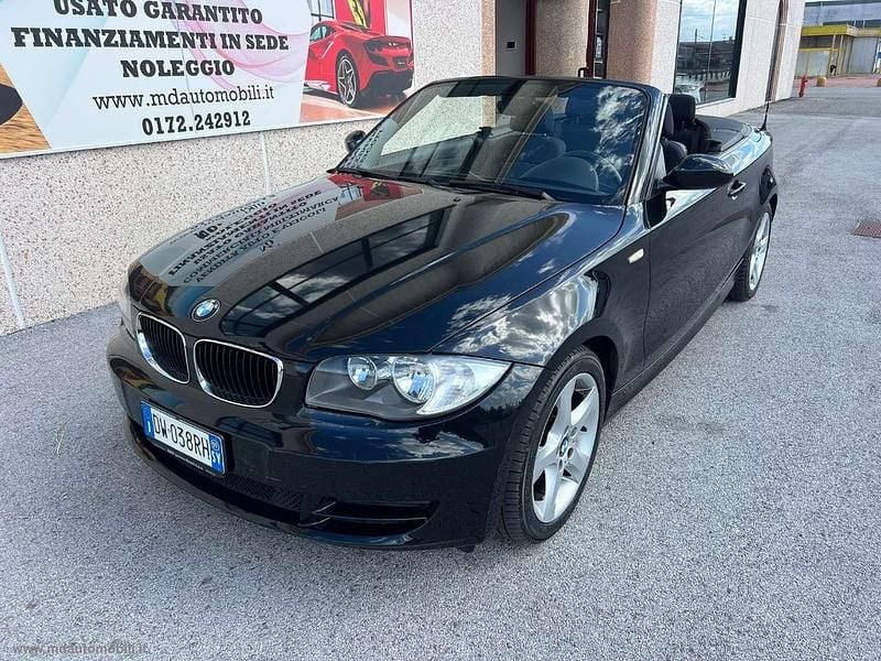Nero Usata 2009 BMW 118 Cabriolet Cabrio | 9900 € (Buon prezzo) - Immagine 1/4