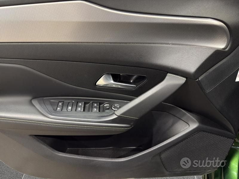 Occasion Peugeot 308 GT 131 ch (96 kW) 2021 Vert Berline