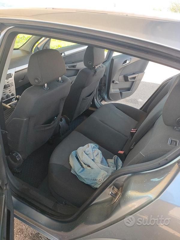 Usata Opel Astra 115 CV (84 kW) 2008 Berlina