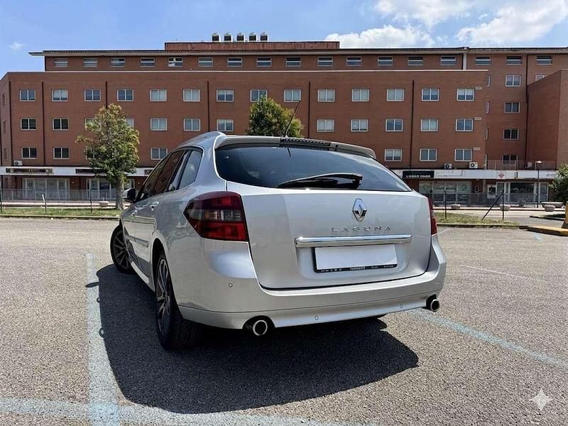 Usata Renault Laguna III 175 CV (128 kW) 2011 Grigio Station wagon