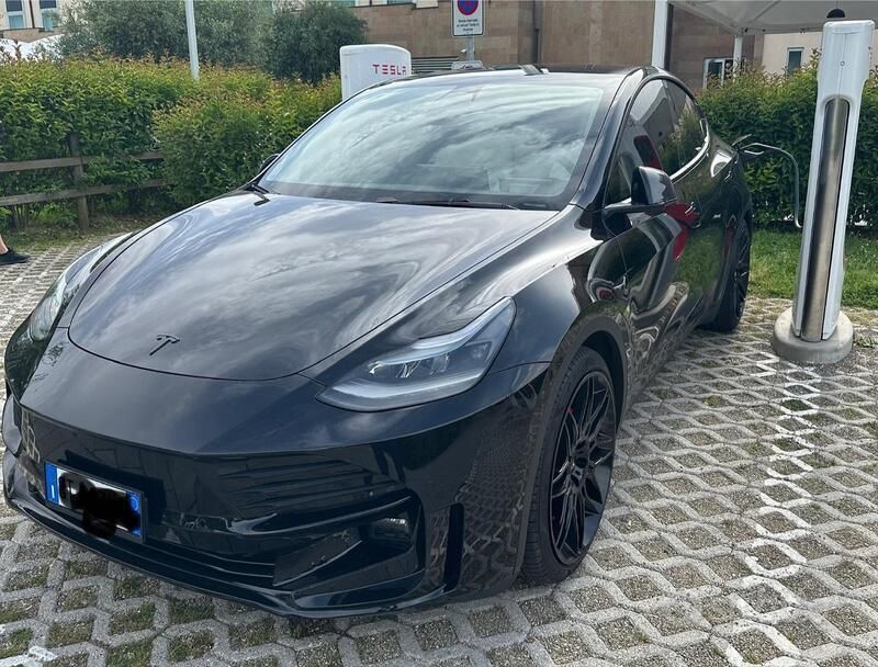 Usata Tesla Model Y Performance 392 kW (534 CV) 2024 Nero SUV