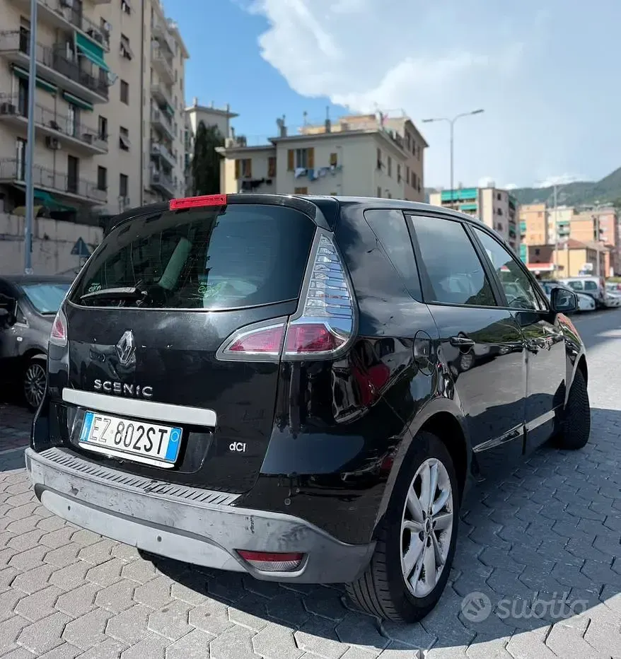 Usata Renault Scénic 110 CV (80 kW) 2015 Nero Monovolume