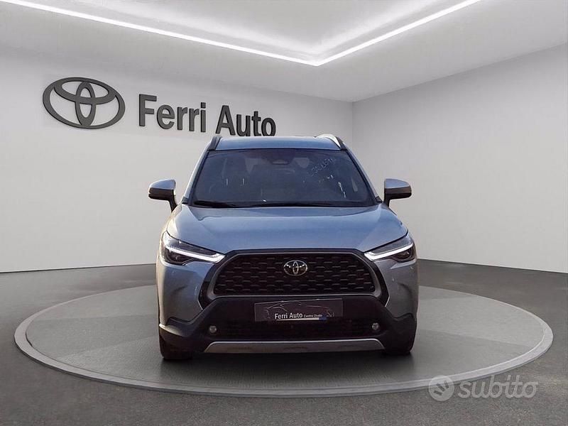 Usata Toyota Corolla Cross Trend 140 CV (102 kW) 2025 Silver met SUV
