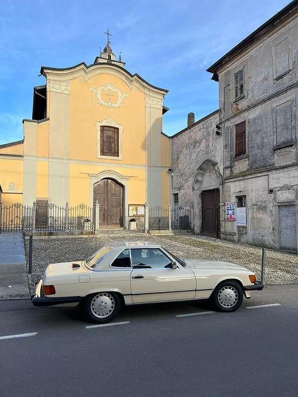Usata Mercedes 560 242 CV (177 kW) 1986 Beige