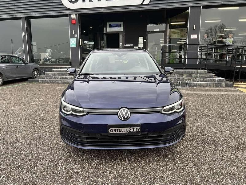 Usata VW Golf VIII Life 116 CV (85 kW) 2021 Blu/azzurro Berlina