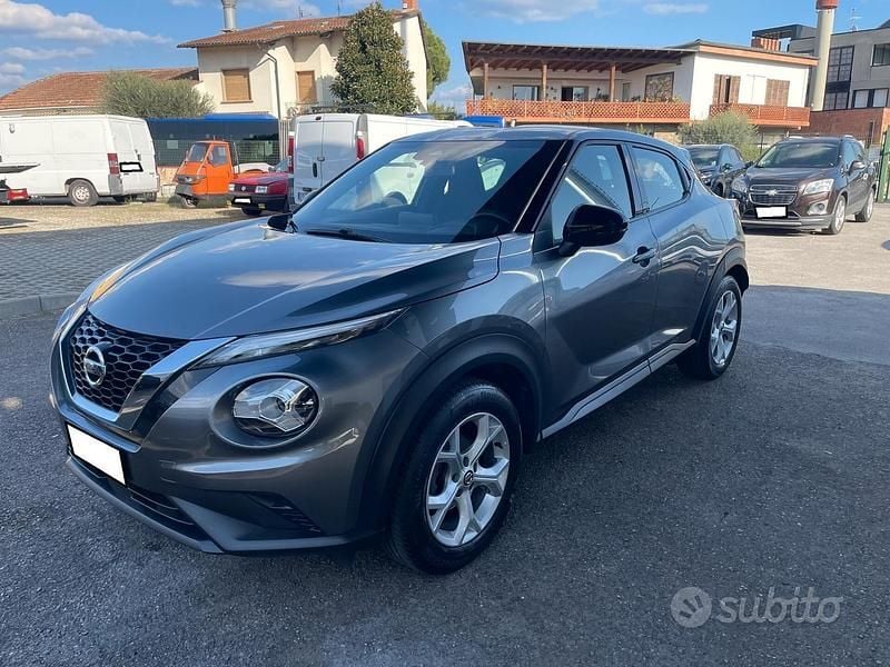 Grigio Usata 2020 Nissan Juke N-Connecta SUV | 15.400 € (Ottimo prezzo) - Immagine 1/4