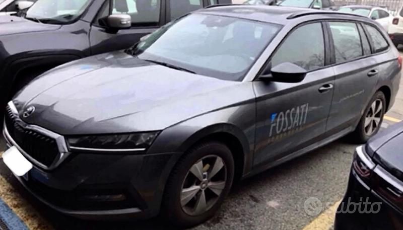 Usata Skoda Octavia Executive 150 CV (110 kW) 2021 Grigio Station wagon