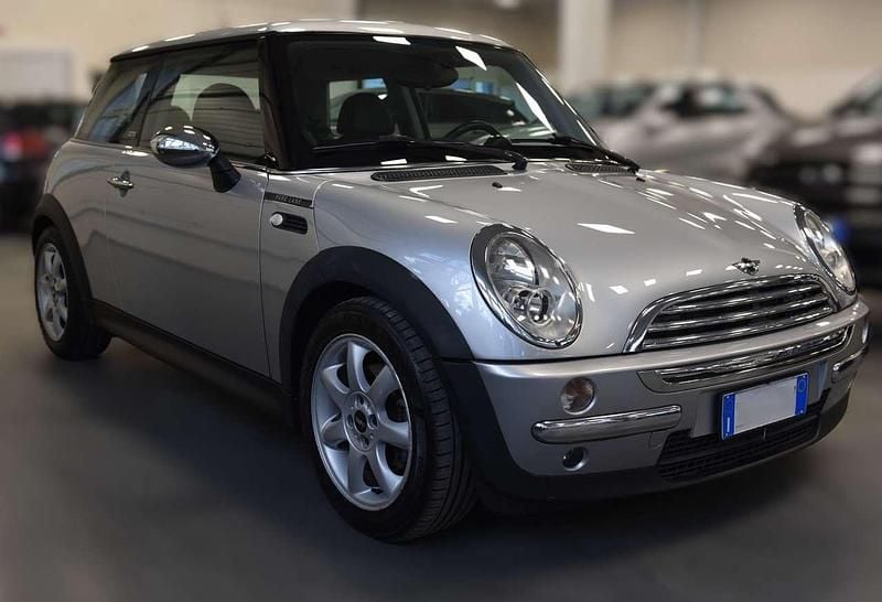 Usata Mini One D 88 CV (64 kW) 2006 Argento metallizzato Utilitaria