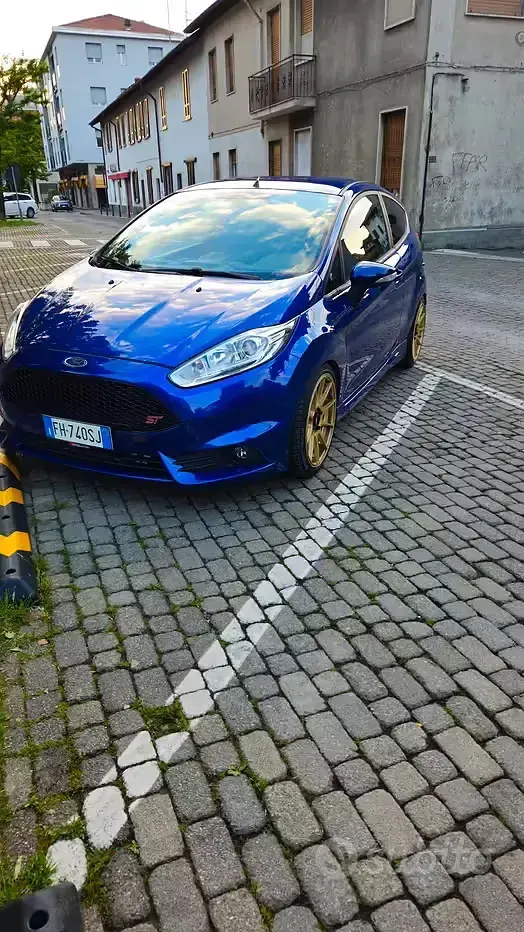 Usata Ford Fiesta ST 182 CV (133 kW) 2017 Blu Utilitaria