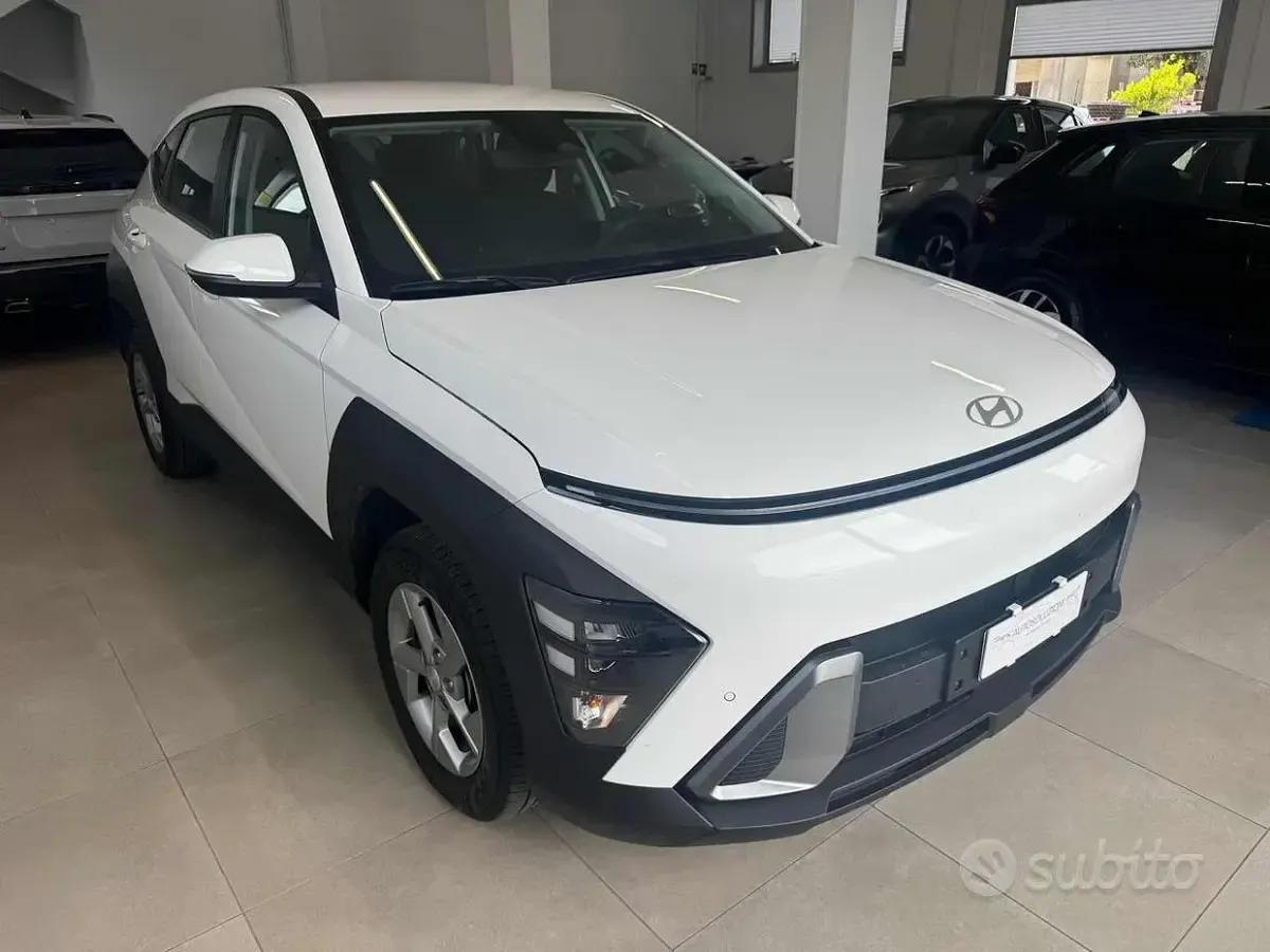 Usata Hyundai Kona 101 CV (74 kW) 2024 Bianco SUV