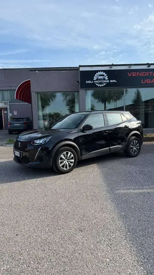 Usata Peugeot 2008 Active 102 CV (75 kW) 2023 Nero SUV