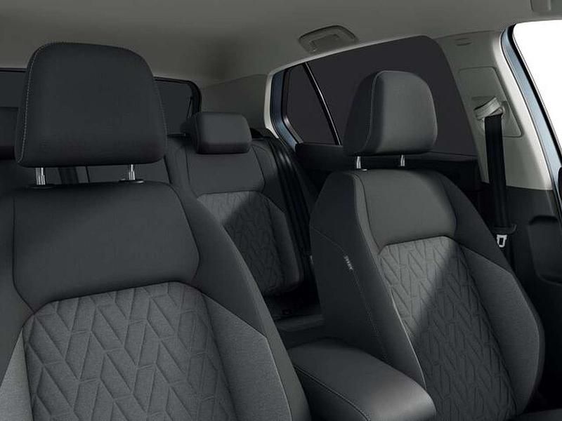 Nuova VW Golf VIII Life 150 CV (110 kW) 2026 Crystal ice blue metallizzato